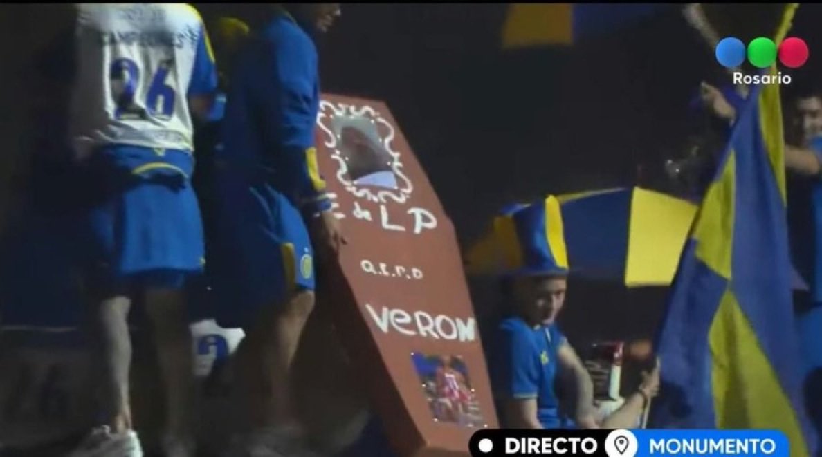 LaCellay's tweet photo. Cuando pasen cosas graves acuerdense de esto, eh. Esto fomenta Di María, Ovando y compañía. Se van a tener que hacer cargo de lo que vaya a pasar, porque falta poco para que explote la situación. https://t.co/MMr6BJNqL1