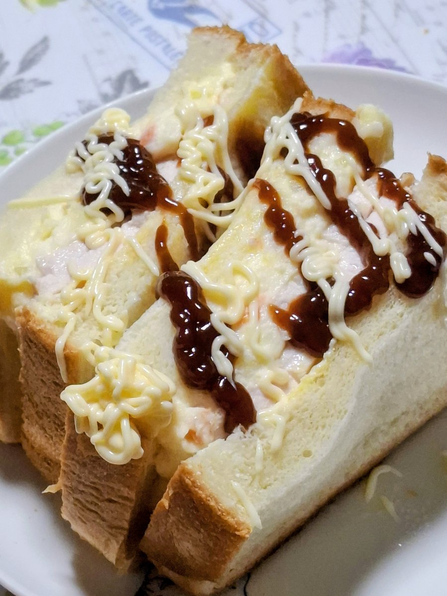 O97QmVuvV3ofinK's tweet photo. チキンサンド🥪 https://t.co/PTD5fnyC02