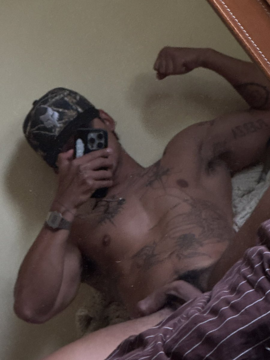 whore4trash's tweet photo. https://t.co/In3xpBNlQK