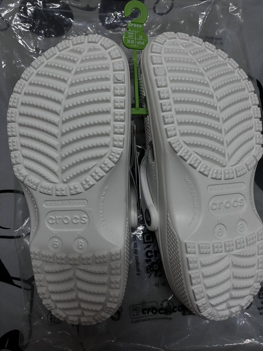 aaa_auai's tweet photo. 🤍 ส่งต่อ  ของแท้ 100% 
👟 รุ่น: CROCS Classic Clog สีขาว
📏 ไซส์: M6/W8 (ประมาณ 37–38)
❌ ไม่เคยใส่ออกข้างนอก  
🎀 แถมจิบบิท มีป้าย+ถุงครบค่ะ
เหตุผลที่ปล่อย: ซื้อมาแล้วไซส์ใหญ่กว่าเท้า
💰 2,150 บาท รวมส่ง 📦
#crocs #ส่งต่อรองเท้ามือสอง #crocsแท้ #crosthailand #ส่งต่อรองเท้า https://t.co/4gpqOgjgNT