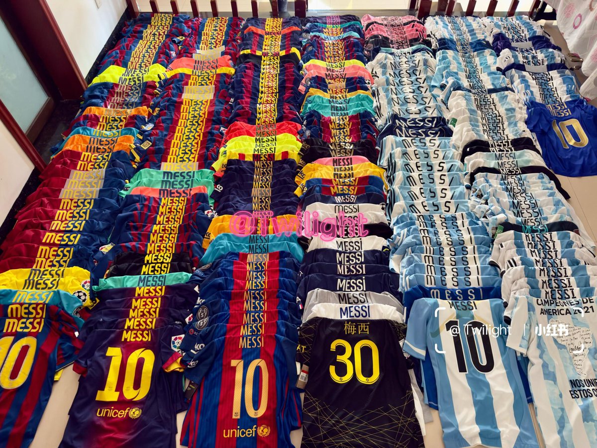 kitsoc6's tweet photo. This Messi fan is amazing https://t.co/xAEddyT6lw