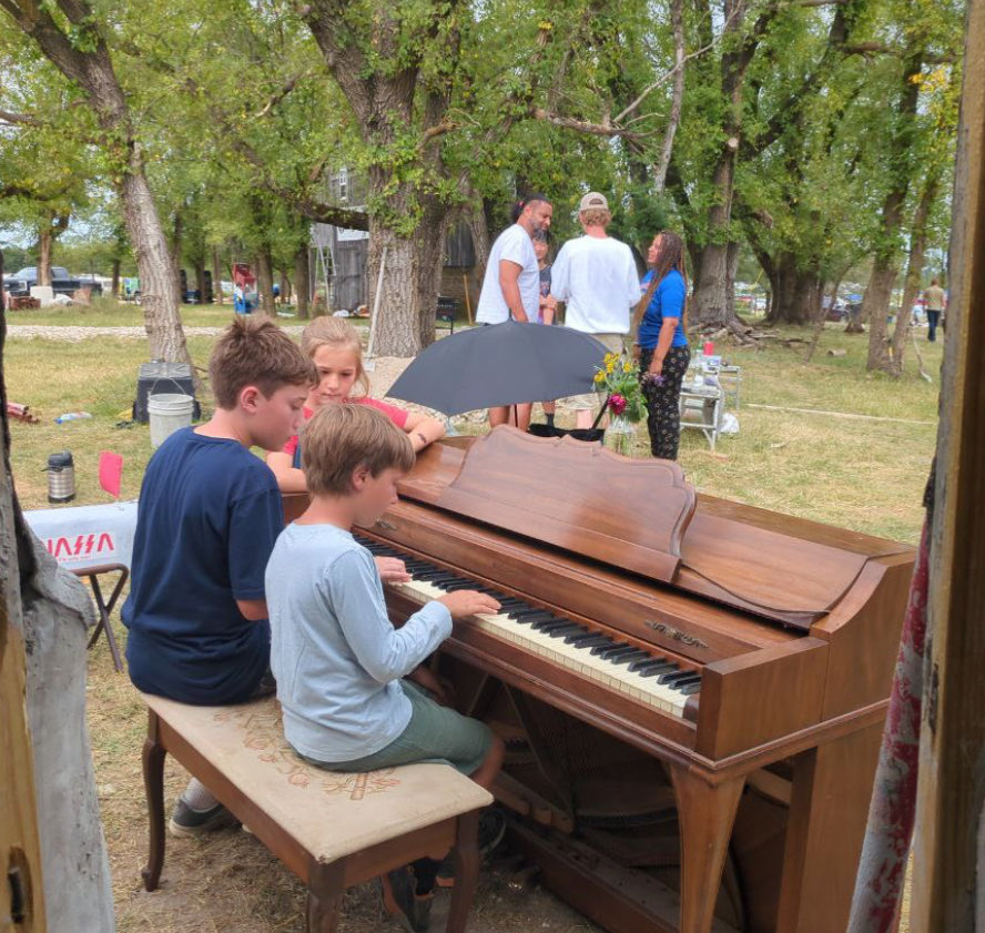 OwenBenjamin's tweet photo. Learn piano. Appreciate music on a new level. I now have over 60 lessons covering everything from: finger exercises, ear training, theory, composition, scoring, lyric writing, history of music, music and emotion modification, and the patterns and “rules” in every genre. 
Lessons also make a great gift! Growing and learning is great for health. Music is the hidden in plain sight language that touches every aspect of life. Learn how it works 

https://t.co/dWfNdPZ4x4