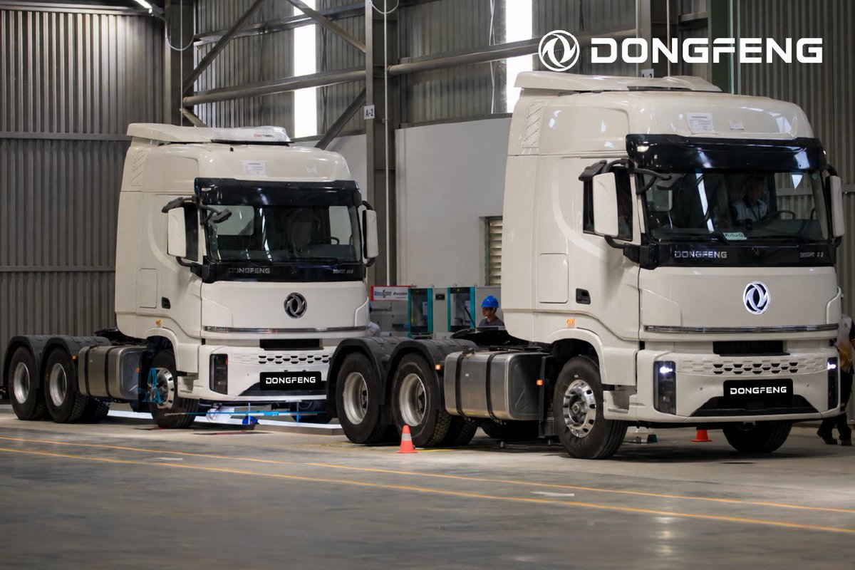 DongfengCVx's tweet photo. 🌏 UNITED WE SAIL. UNITED WE ADVANCE.

DONGFENG’s Southeast Asia business is gaining momentum:
📈 Truck sales +188% YoY in 2026
🏆 Partners recognized
🚛 First vehicle rolls off our localized plant
A new chapter begins.

#DONGFENGCV #ItsAllAboutTrust #SoutheastAsia https://t.co/oGClyBpl8t