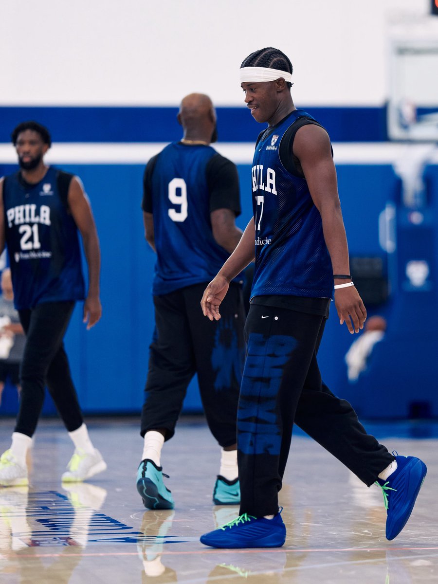 MaskedInLA's tweet photo. Bron rocking Bronny’s number in training camp 🥲 https://t.co/0YKP8zg0zO