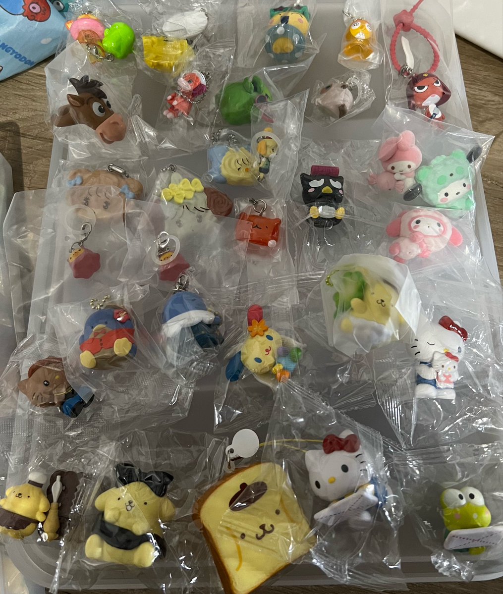 yoonni96's tweet photo. ガチャガチャ交換
譲→画像
求→ハンギョドン、ちいかわ、こびとづかん、ヨッシー
纏めての交換優先。
郵送での交換希望です。 https://t.co/6q67Eihlbw