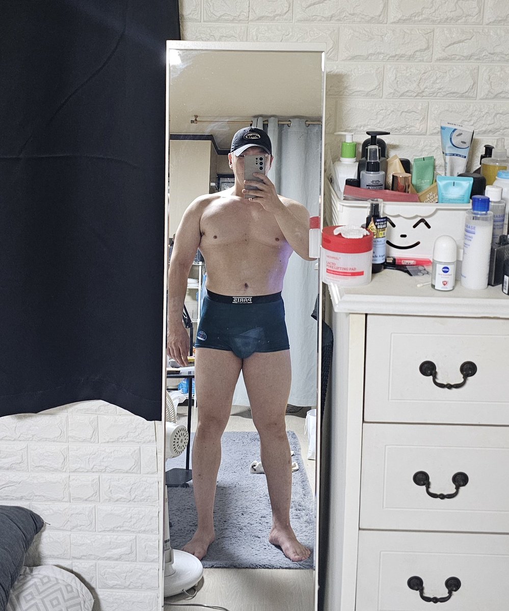 s8dk5m1's tweet photo. #근돼 #곰 #비떱 #bbw 이정도면 곰이냐 https://t.co/MWFhzjljMh
