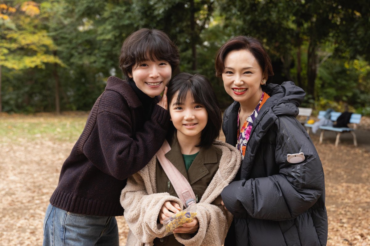 NetflixJP's tweet photo. 出演：松岡茉優 ✕ 仲里依紗
監督: Yuki Saito（「アンメット ある脳外科医の日記」）
Netflixシリーズ『ダウンタイム』

場面写真６点公開！

撮影現場の雰囲気が
わかる貴重なカット📷✨

美容整形の光と闇と心の葛藤をえぐる
至極のヒューマンサスペンス
世界独占配信中🦋

#ダウンタイム
#ダウンタイム中
#ダウンタイムはネトフリ
#ビフォーには戻れない
#Plasticbeauty
#downtime
