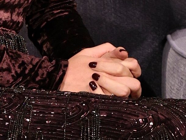 haileenated's tweet photo. the short nails cause of harper so cute😭 https://t.co/0f8WNEH6Tt