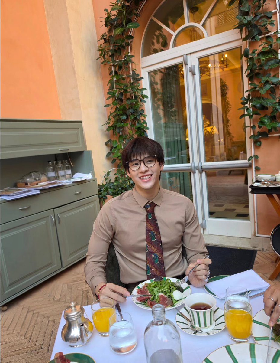 isknnu's tweet photo. เรื่องหล่อเช้านี้ ชื่นใจผู้ใช้แรงงาน

#skywongravee https://t.co/aFVNCb7vNR