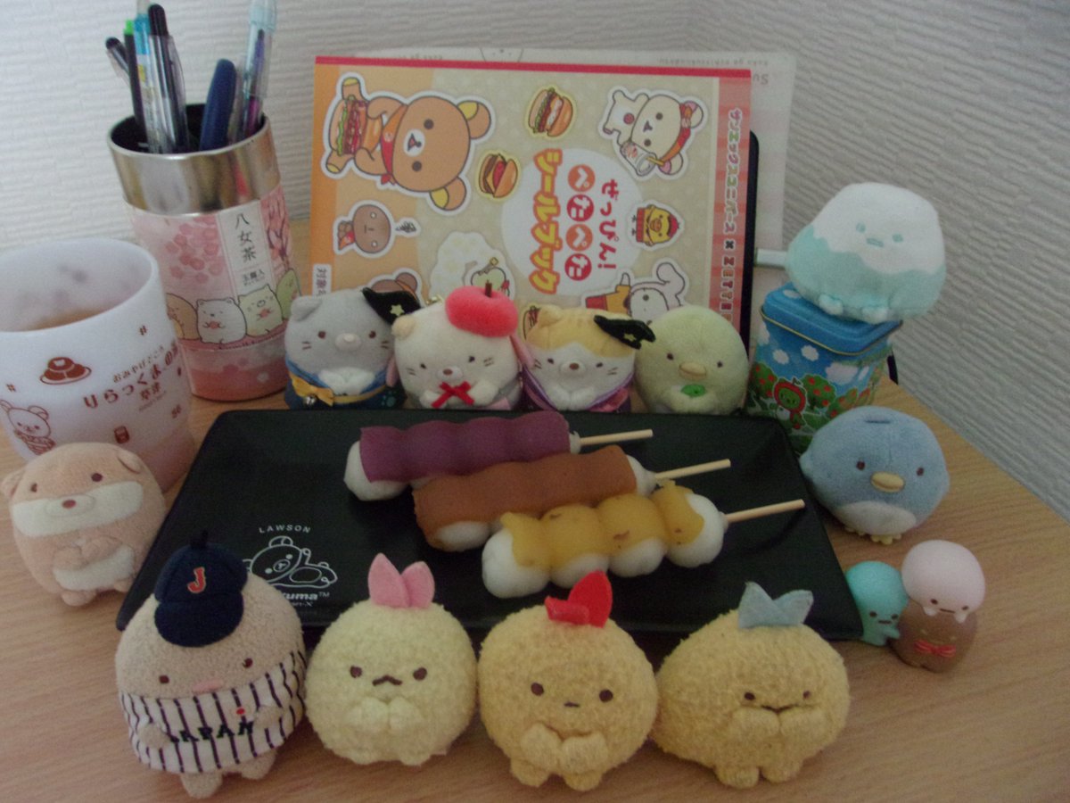 dollondodom's tweet photo. スイーツま🐻🐻155話🍡和菓子を打つ🐻🍁秋の和菓子🌾手乗りぬい全員集合SPです。🌰🍠の🍡との共演です。カラフルな彩り🍡食の秋は10月からが本番？な🐻🐧🐤🐻‍❄️🐿🐺🐈🦎🦝達です。 https://t.co/H2H0dXch6f