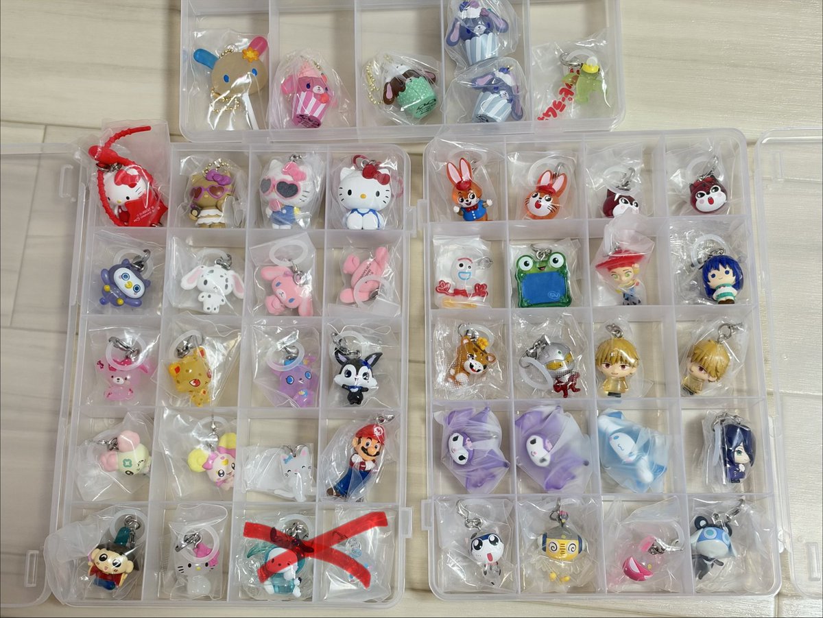 03mkmk03's tweet photo. 【譲】写真1～4
【求】定���＋送料（アプリ経由の場合＋手数料）

1、2枚目は1点につき3枚目以降から抱き合わせ1点以上お願いします🙇🏻‍♀️🙇🏻‍♀️ 

 #ガチャガチャ  #ガチャガチャお譲り  #めじるし https://t.co/FZlgzTZcC2