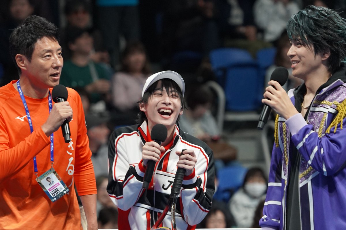 japanopentennis's tweet photo. ＼ #新テニミュ トークショーの模様をお届け👏／
越前リョーマ役・ #今牧輝琉 さん＆
越前リョーガ役・ #井澤勇貴 さんが登場🎾

#松岡修造 さんを交えて、テニスのことや
ミュージカル『#新テニスの王子様』のことについて
楽しくトークしていただきました‼

さらに、イベント後にプラクティスセッションを控えていた
#錦織圭 選手＆ #フェリー 選手との豪華4ショットが実現📸

テニスファンの方はミュージカル『新テニスの王子様』のことを、
テニミュファンの方は会場での生のテニス観戦を、
これからもっと好きになるきっかけとなるような、
とても素敵な時間でした👑

今牧さん＆井澤さんはイベント終了後も、
2人の選手のプラクティスセッションを
真剣な表情で見つめていました👀

#kinoshitajotennis #木下JOテニス #ATP500