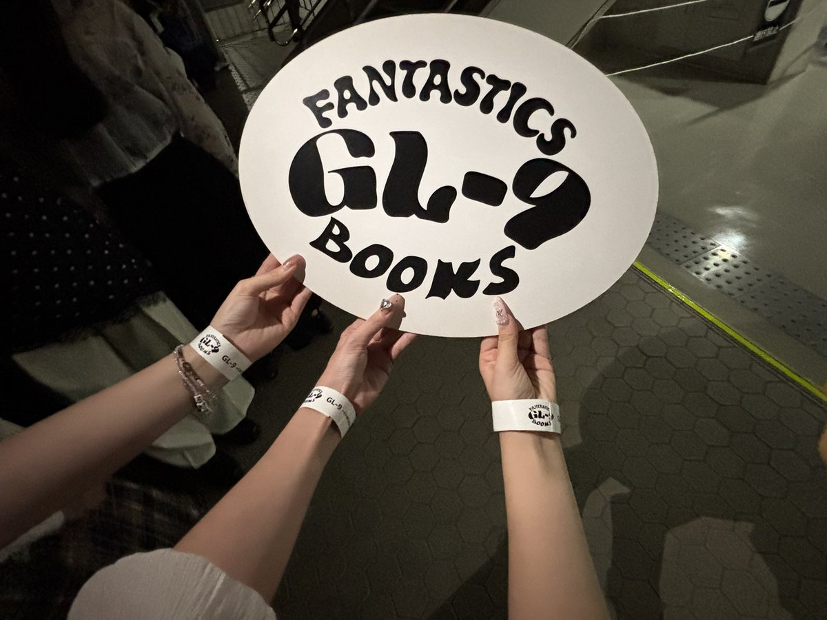 koto__keto's tweet photo. 代々木2日目に念願だったバクステに当選✨✨✨本当に2日間緊張でライブどころじゃなかったけどwelcomeな感じで迎え入れてくれたファンタのみんなに本当に感謝だし何よりバラバラだけど仲良しの子も同日にパパラ入ることできて素敵な日になりました💭💕✨
#木村慧人 #SF_fnt #fantastics #gl9 https://t.co/US9VrvuKaj