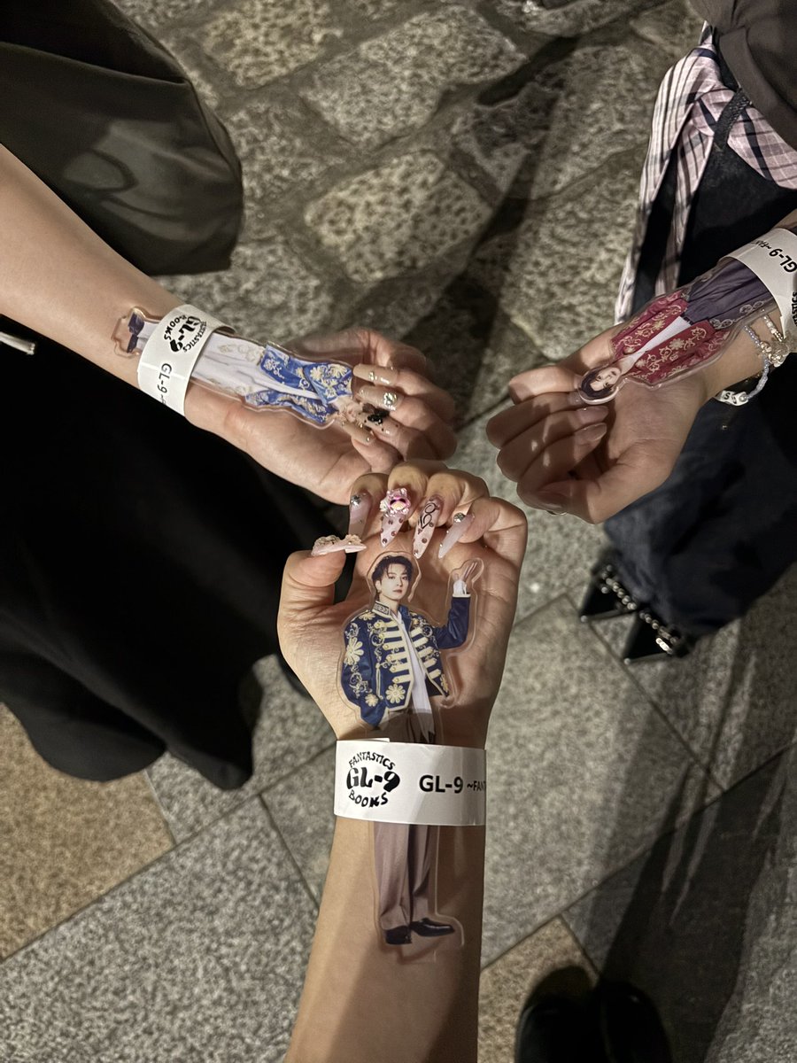 koto__keto's tweet photo. 代々木2日目に念願だったバクステに当選✨✨✨本当に2日間緊張でライブどころじゃなかったけどwelcomeな感じで迎え入れてくれたファンタのみんなに本当に感謝だし何よりバラバラだけど仲良しの子も同日にパパラ入ることできて素敵な日になりました💭💕✨
#木村慧人 #SF_fnt #fantastics #gl9 https://t.co/US9VrvuKaj