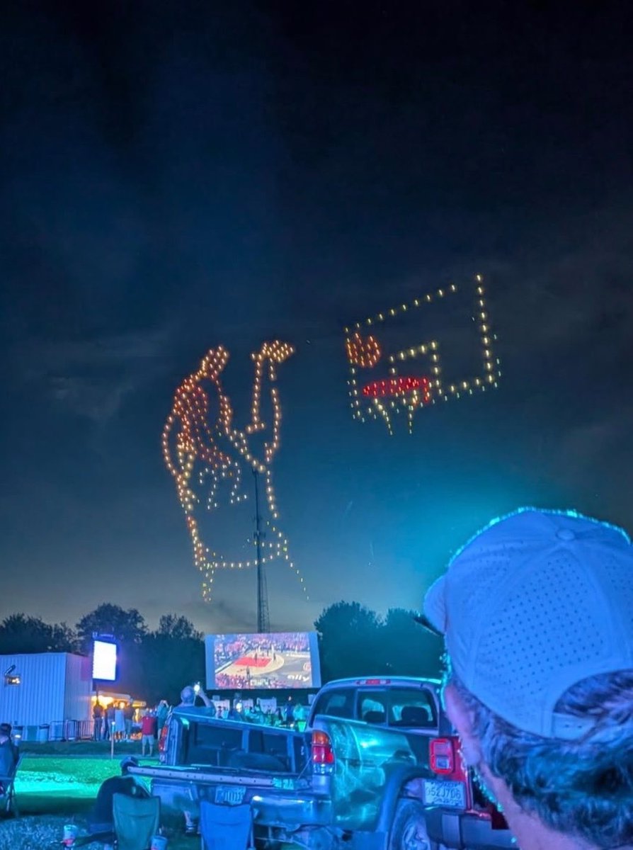 caitlinclarksty's tweet photo. Nike went all out for their Caitlin 1 drive-in playoffs watch party event 😮🎇 https://t.co/bkFxOvF622