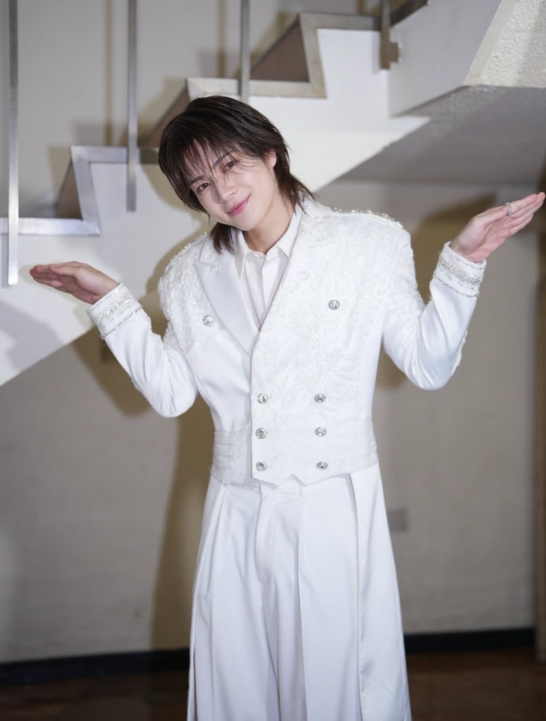 _qpqpys's tweet photo. #意味もなくタイムラインにかわいい佐野雄大を流す 
天使の日(10/4)に天使ポーズをしてくれる天使(佐野雄大) https://t.co/kAYarNQXhQ