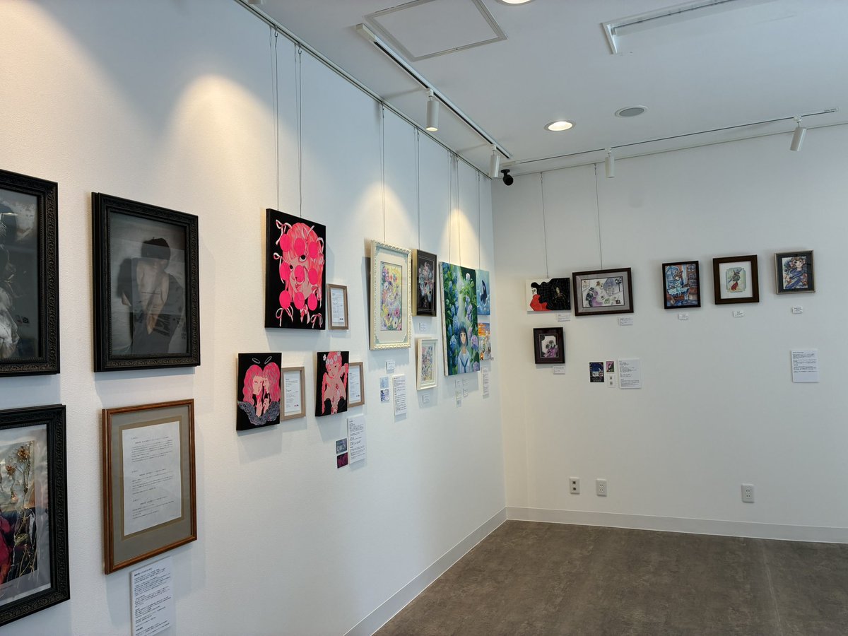 ithu_0min's tweet photo. @kurosakisangan 

展示見に行って来ました。
日当たりが良い会場に華やかな作品ばかり、
幻想的で吸い込まれました🙌

北海道札幌市中央区北2条西2丁目29-1 https://t.co/9TgpFRpbT5