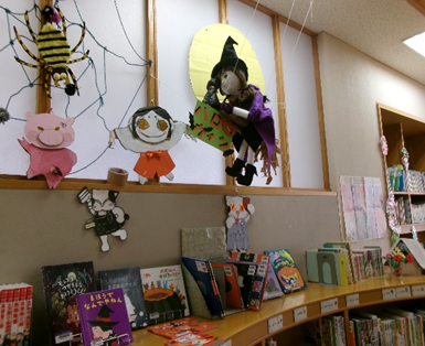 lib_kurashiki's tweet photo. 【船穂図書館】10月の特集展示は、「食欲の秋」「秋の夜長のミステリー
セレクション」「身体に良いもの！」「ハロウィン」です。ぜひご利用ください！
 ＃倉敷市立図書館　＃船穂図書館　＃特集 https://t.co/cYtOapyRFE