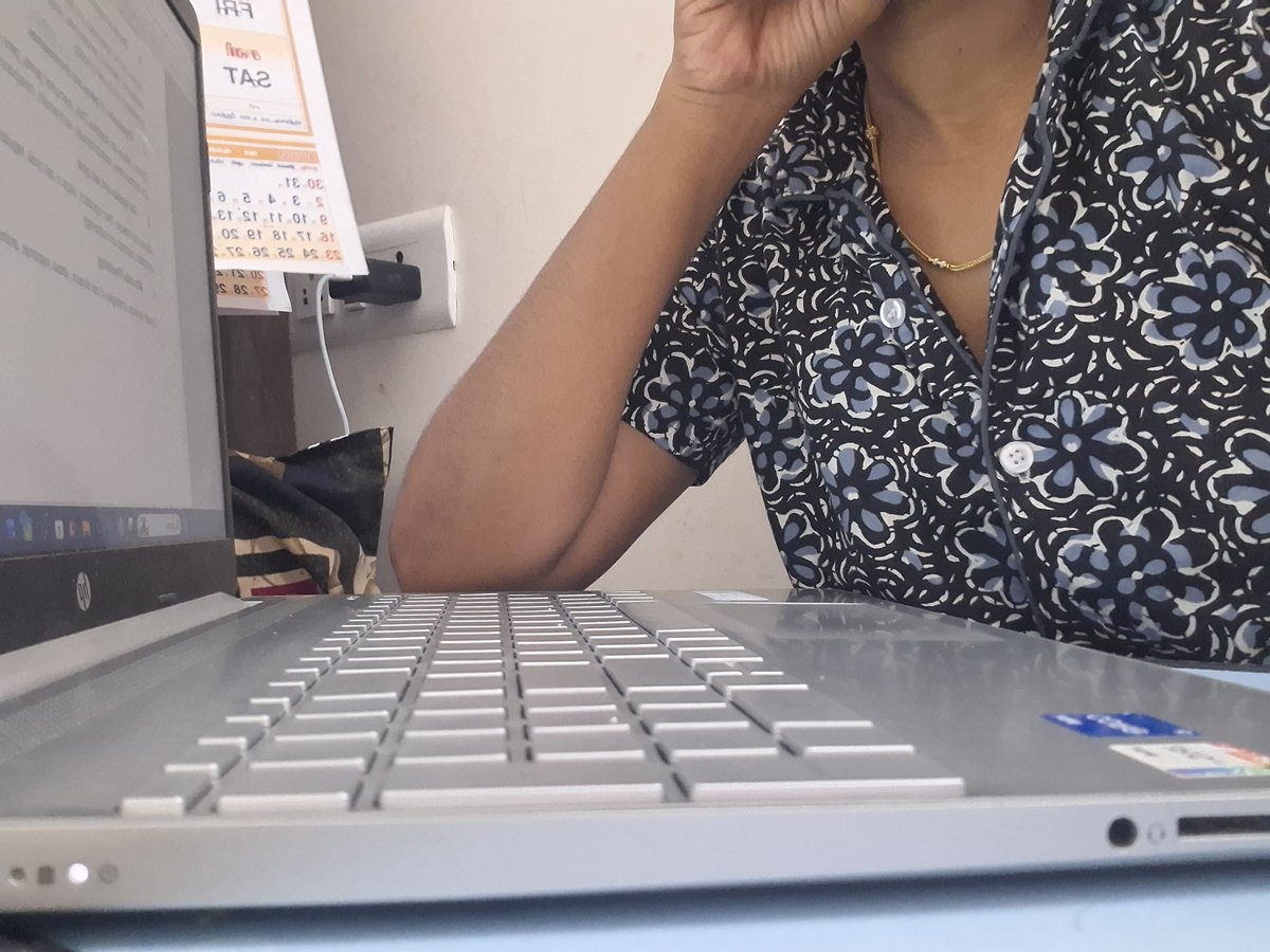 Reshverse's tweet photo. Morning study sesh!!! https://t.co/tySDSs2Xn5