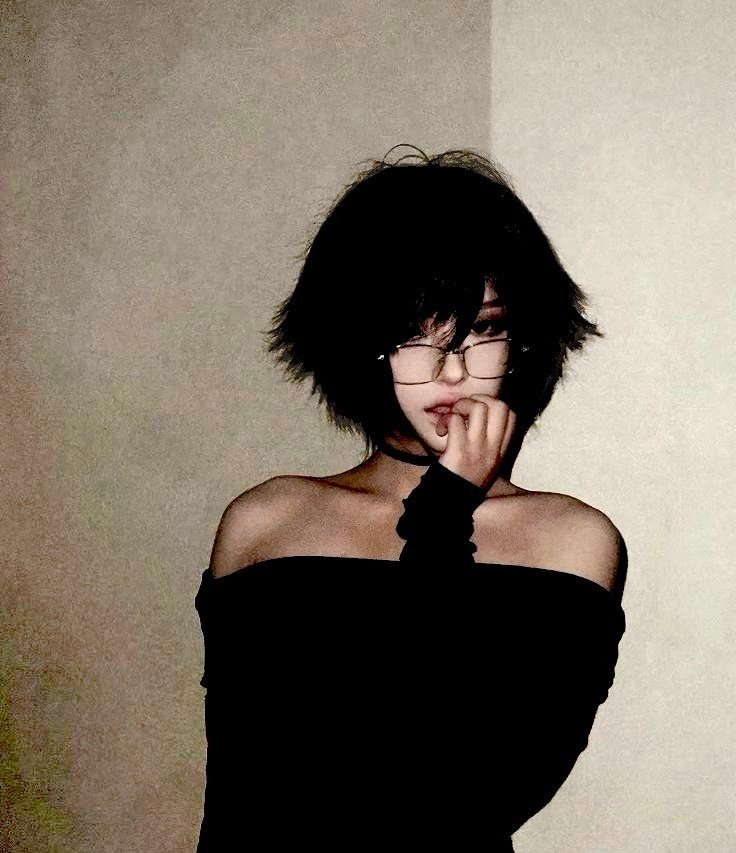 Captain_Wasp's tweet photo. 🐈‍⬛

#SexRol | #FreeRol | #NSFW  | #BLEACHㅤㅤㅤ

Te esta mirando desde lejos. 
Con esa picarida de siempre acaso sera que tu llamaste la atención de la 𝗖𝗔𝗣𝗜𝗧𝗔𝗡𝗔. Dudo eso, pero la verdad no te quita la mirada .  .  .
⠀⠀⠀⠀⠀
⠀⠀⠀⠀⠀ https://t.co/FnrU3lRP1k