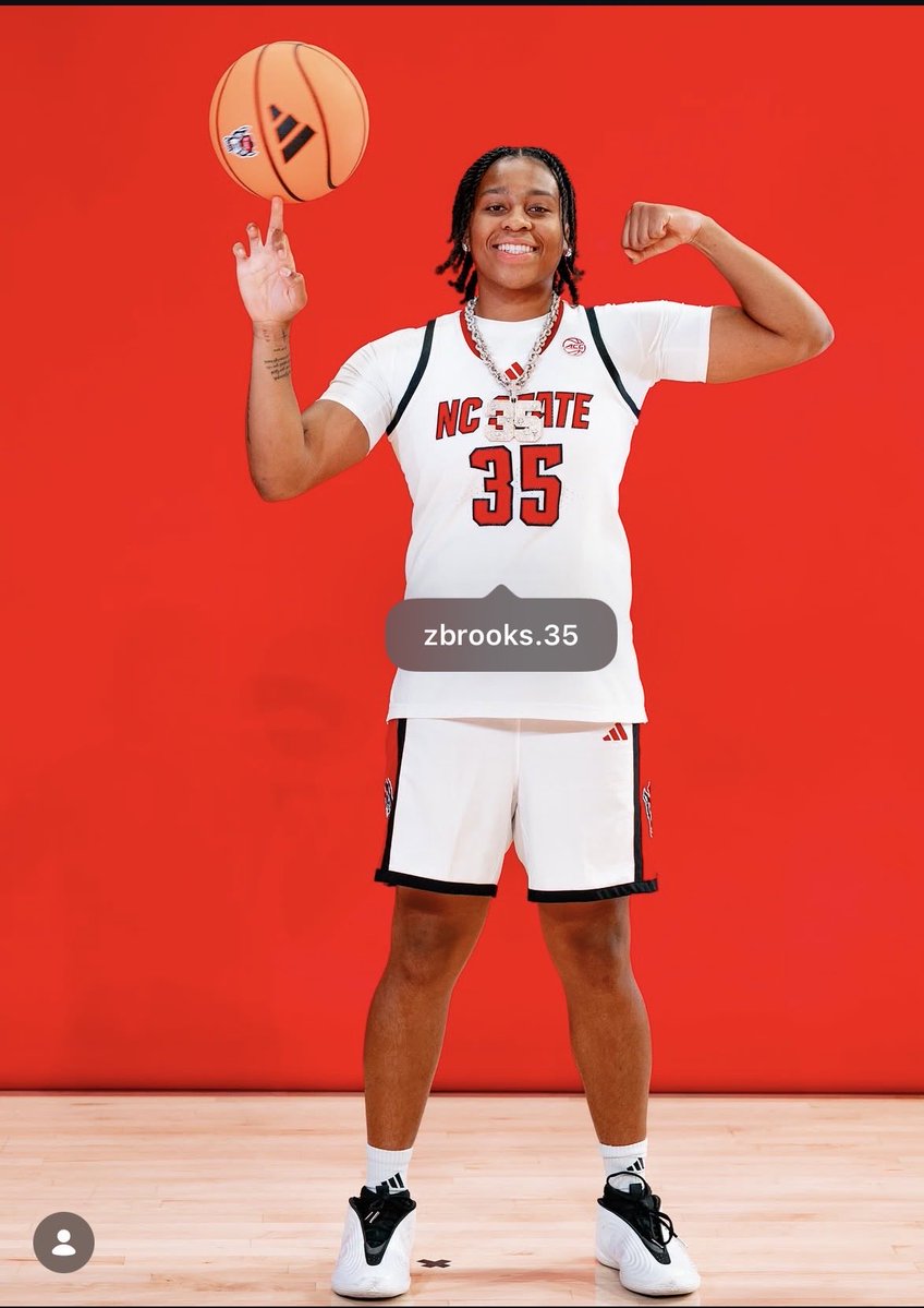 zoebrooks35's tweet photo. Senior szn loading 🔋@PackWomensBball https://t.co/ruodwgRzg3