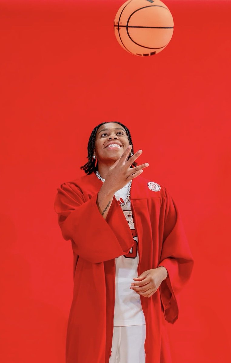 zoebrooks35's tweet photo. Senior szn loading 🔋@PackWomensBball https://t.co/ruodwgRzg3