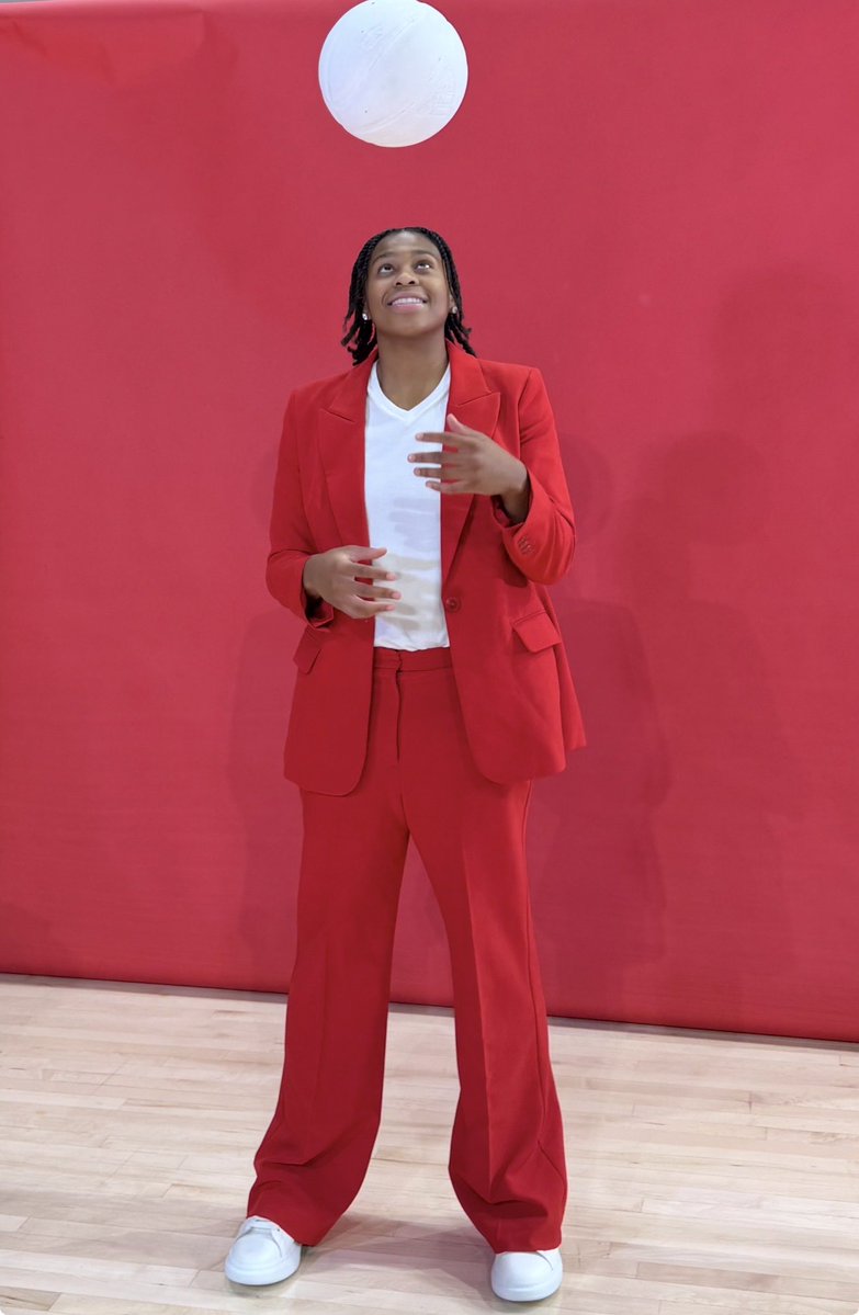 zoebrooks35's tweet photo. Senior szn loading 🔋@PackWomensBball https://t.co/ruodwgRzg3
