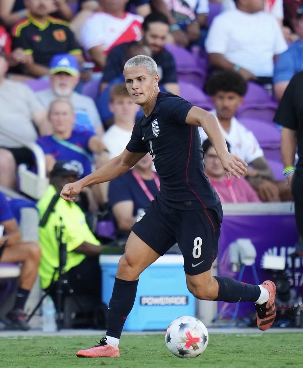 USMNTDaily_'s tweet photo. Start Mathis and Cavan on the wings vs Mexico I’ve seen enough @pochettino

#USMNT https://t.co/szqb6iIVp4