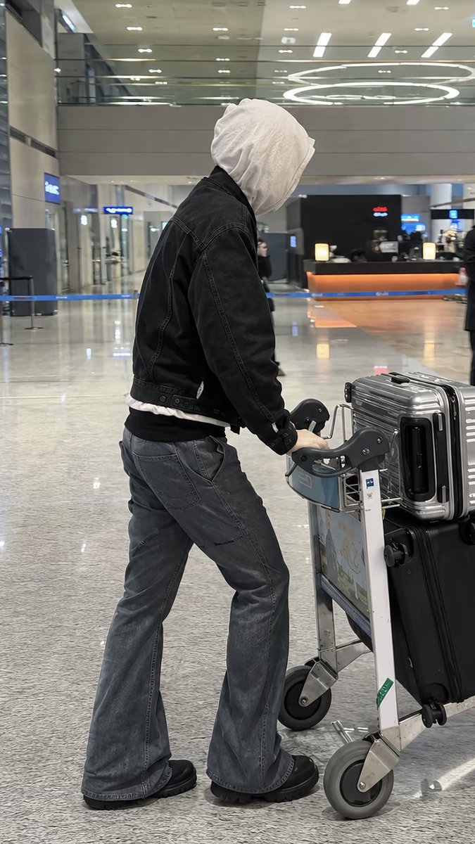 rrrrrrrta77's tweet photo. 182cm 가장 아름다운 키라고 생각합니다 https://t.co/g8QrgynnV1