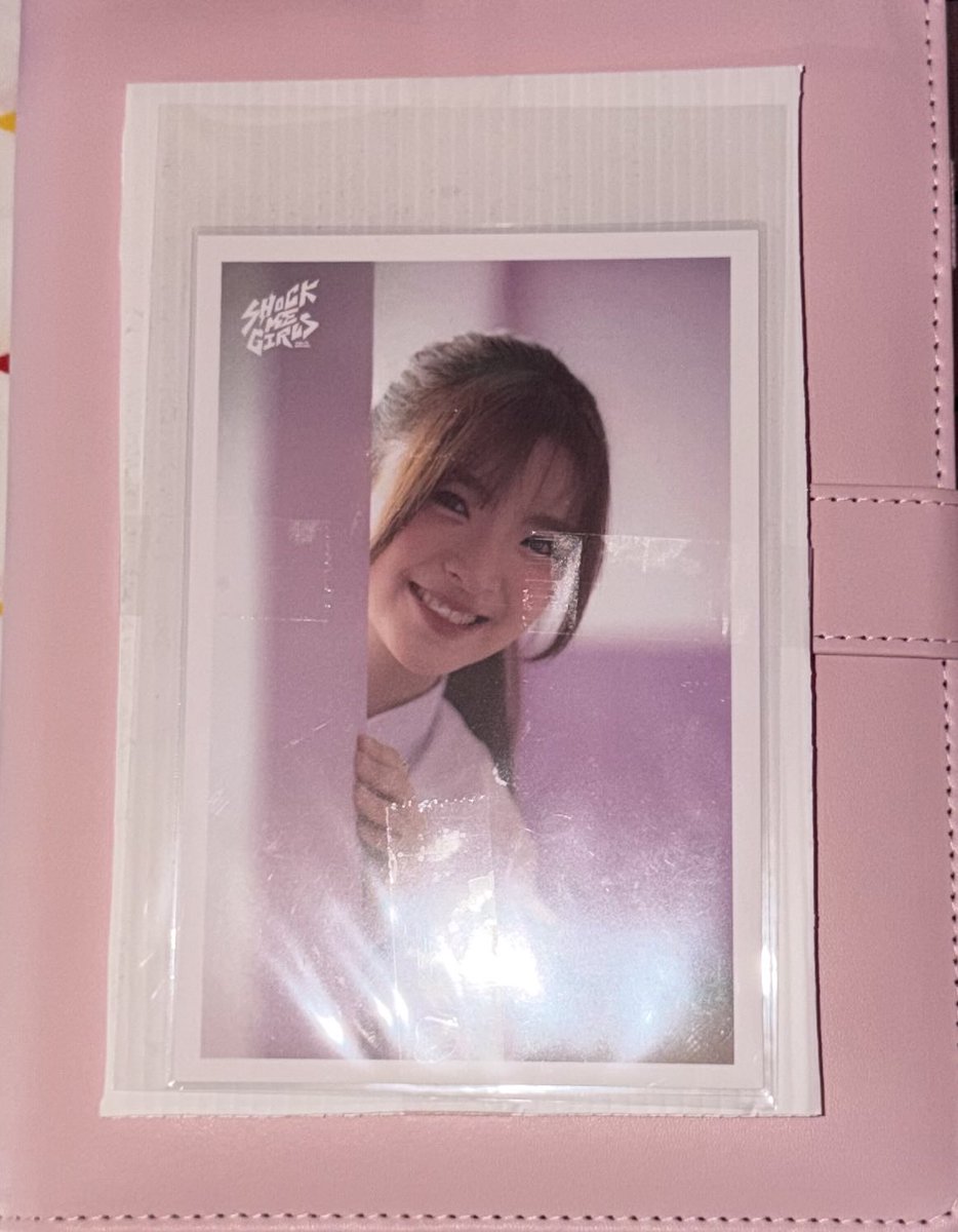 sunkissedukitty's tweet photo. กล่อง+โฟโต้บุ้ค 120บาทรส🥚
บัตรนักเรียนน้องแพรว 180 บาท รส🩷
โปสการ์ด shock me girl 180บาท รส 🎀

#ตลาดนัดbnk48 #bnk48market 
#ตลาดนัดcgm48 #cgm48market
ตามหาแพรว https://t.co/JH0htdgFVd