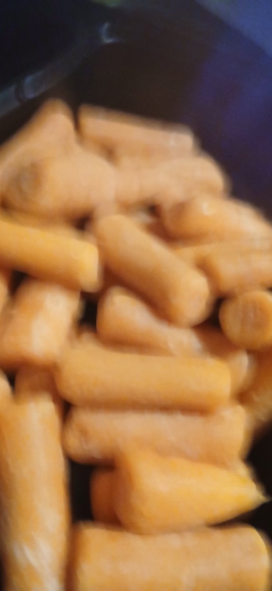 WhaleWizard04's tweet photo. CARROTS https://t.co/n8QKF87qwD