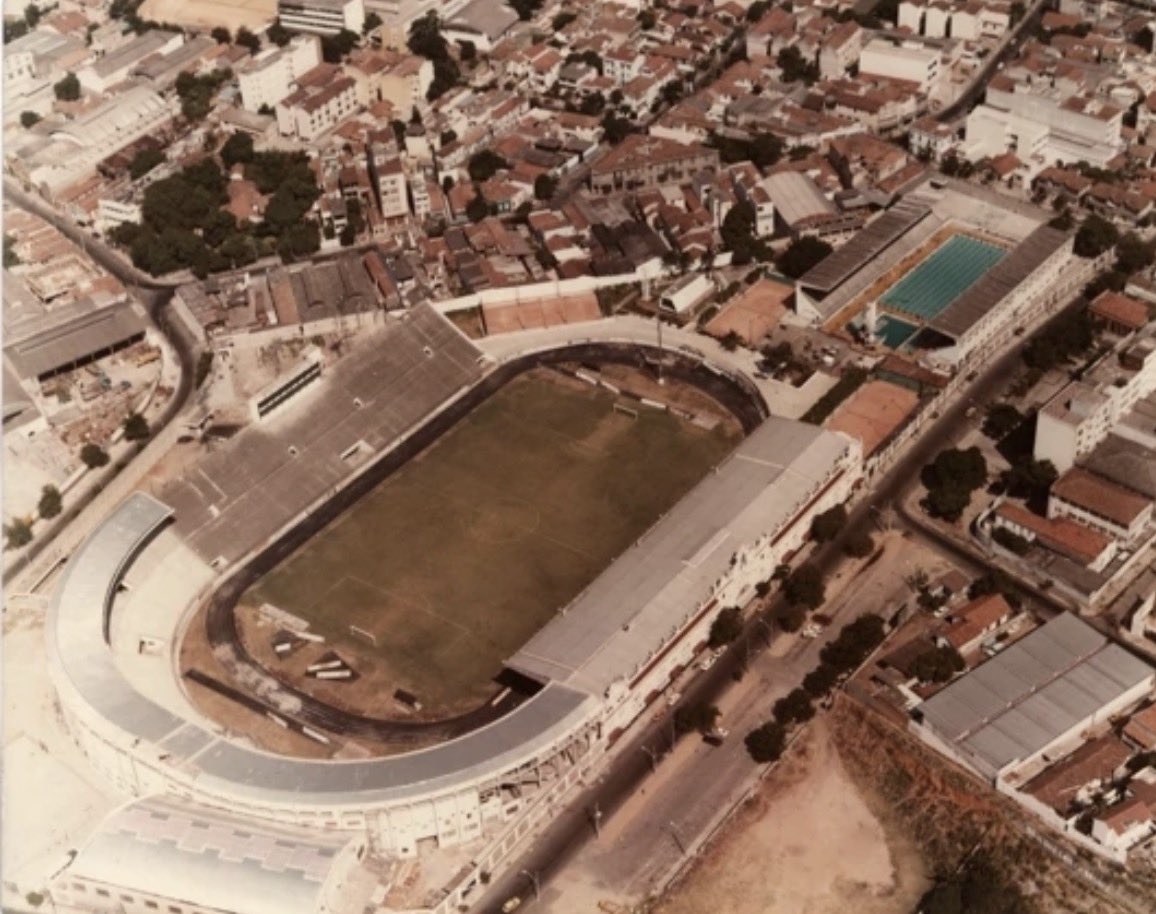 crvghistorico's tweet photo. São Januário em 1984. https://t.co/hp7zGycPzE
