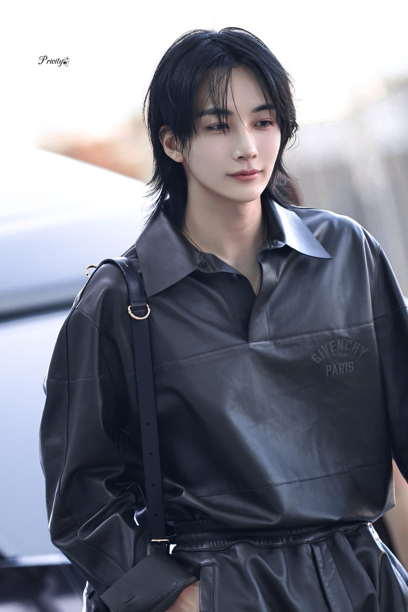 privity08081004's tweet photo. 260930 ICN
GIVENCHY

#정한 #윤정한 #JEONGHAN
#ジョンハン #尹净汉 
#세븐틴 #seventeen
@pledis_17 https://t.co/7WTFfwrWOF