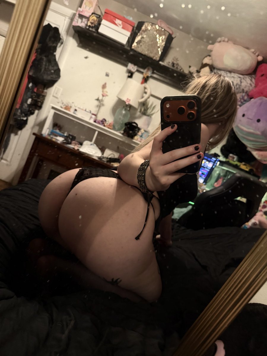 m0rguebby's tweet photo. Hey #nsfwtwt #egirl #bigbooty #thick https://t.co/jcIRHNDTB7