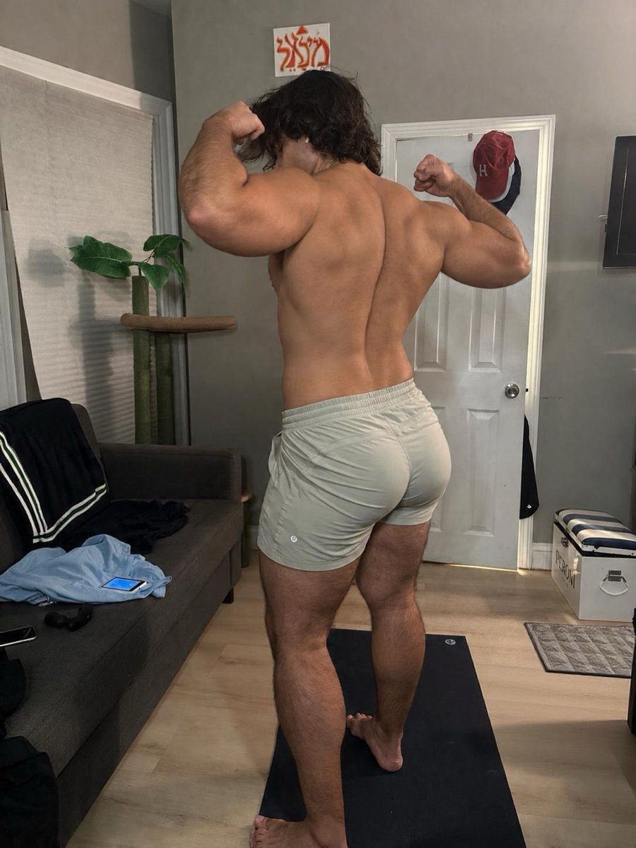 VincentDameon's tweet photo. Giant football ass
https://t.co/fpvlrQ1YTi

#jockstraps #gayfindom https://t.co/qeg4MMkmdY