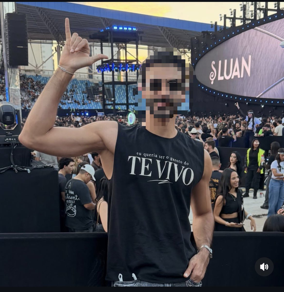 raresinais's tweet photo. gente eu AMEI essa camisa https://t.co/y0XOGTEcHW