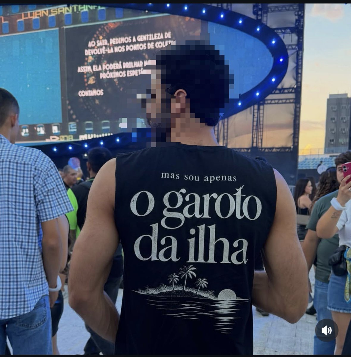 raresinais's tweet photo. gente eu AMEI essa camisa https://t.co/y0XOGTEcHW