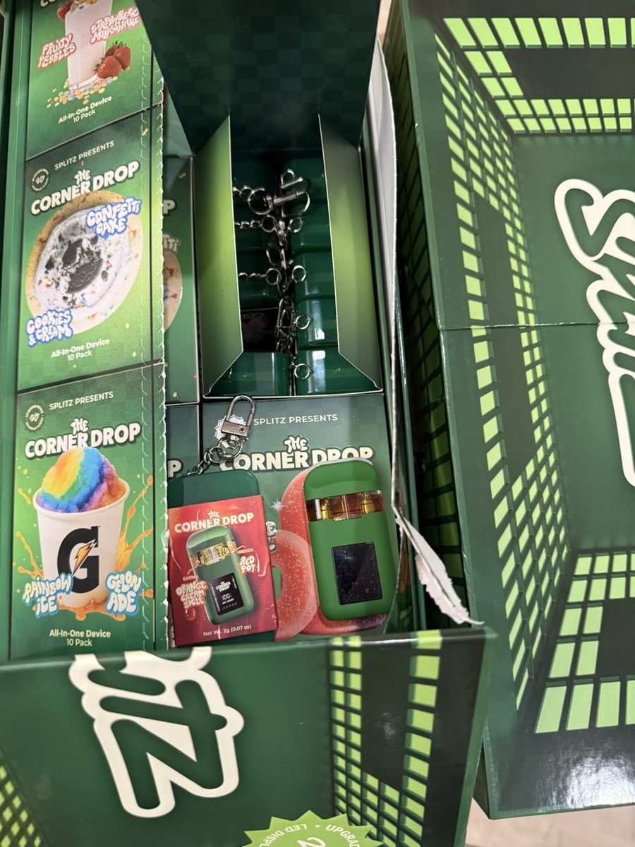 TommyPlugLa's tweet photo. Authentic Splitz 2g (the corner drop edition) https://t.co/rVIM0uRyX1