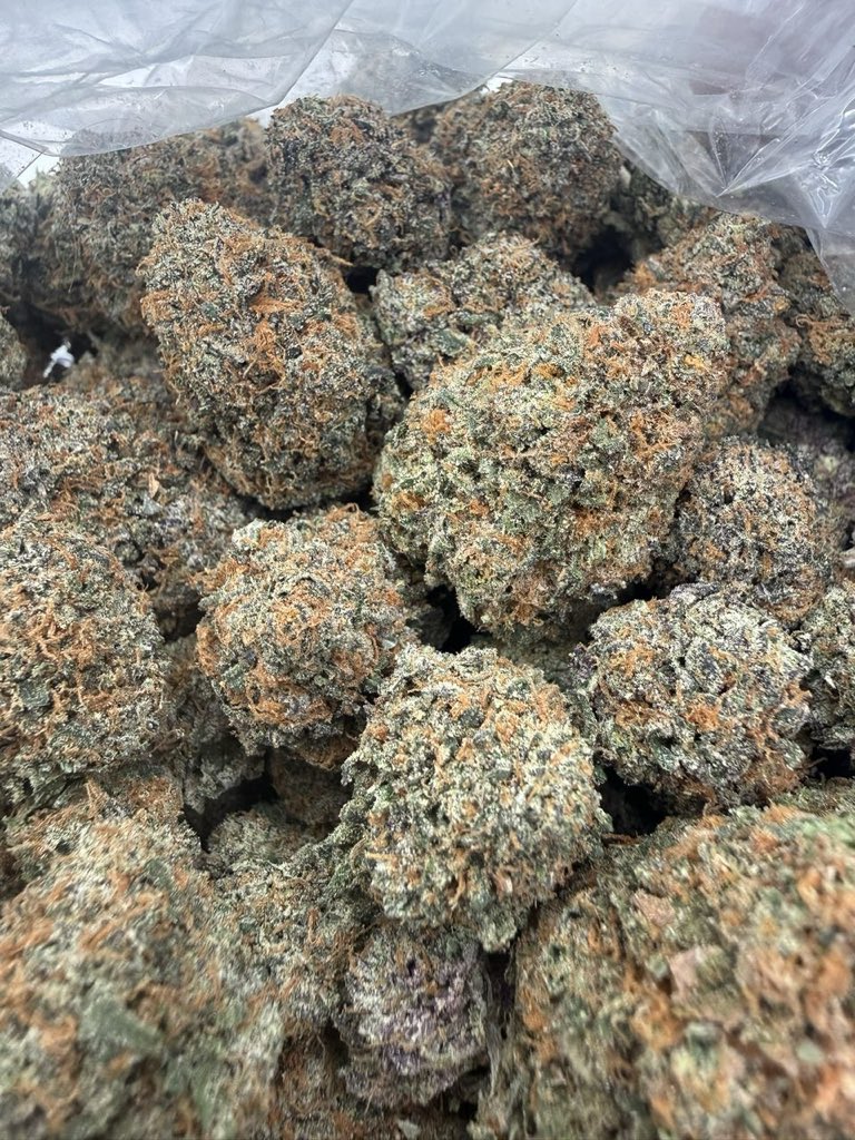 TommyPlugLa's tweet photo. Lemon Cherry Zkittles https://t.co/y39TXjJVu0