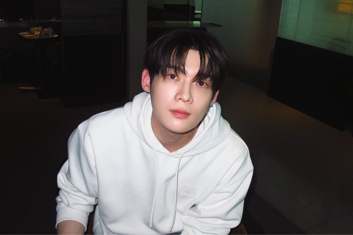 Yoonsik_DataCN's tweet photo. A new adventure is just beginning. Wishing Kim Yoonsik a safe journey.‧˚꒰🐾୭ ˚. ᵎᵎ

KIM YOON SIK PARIS FASHION WEEK

#KIMYOONSIKPFWSS27
#YOONSIKINPARIS https://t.co/9VGT2FPutR