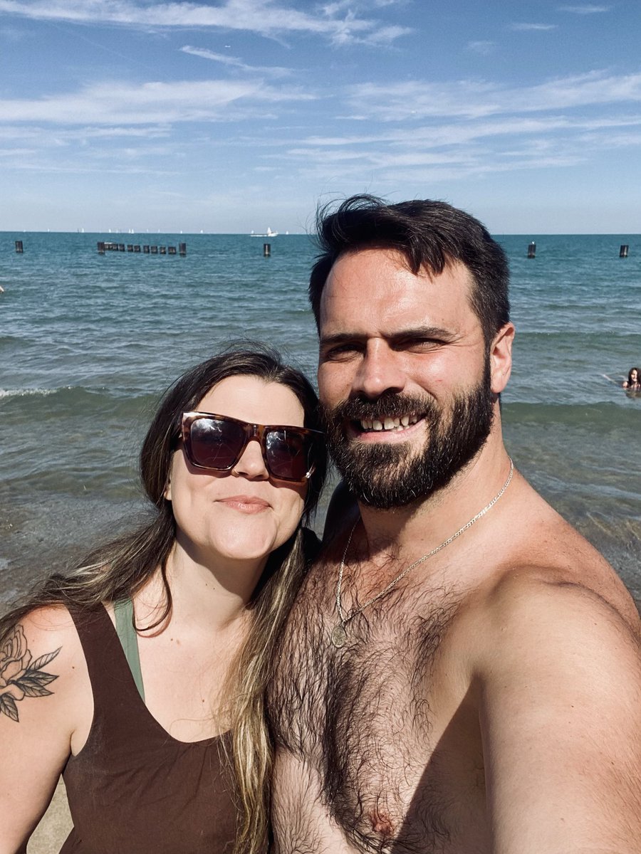 _alyssareads's tweet photo. Charlie said to the President "please sir, save Chicago." Sweet family trip in Chicagoland.  My big girl asked for a "beach vacation," and they all had a great beach day at Lake Michigan. ❤️ 🇺🇸 🏖️ https://t.co/rPuTOgTTVJ