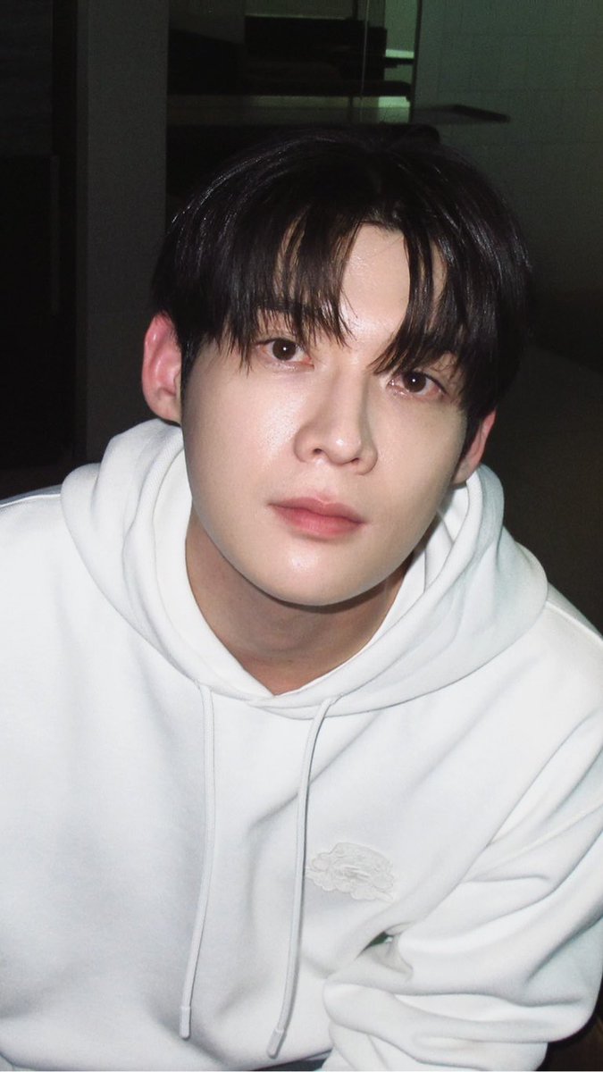 Yancyyy_'s tweet photo. 우리 여자는 잘생긴 거 보고 살아가는 거야🥹 내 소중한 김윤식이 파리 패션위크에 가요! 당신의 얼굴이 파리의 예술품이 되길🩵

KIM YOON SIK PARIS FASHION WEEK

#KIMYOONSIKPFWSS27
#YOONSIKINPARIS https://t.co/CzFrLKc3VS