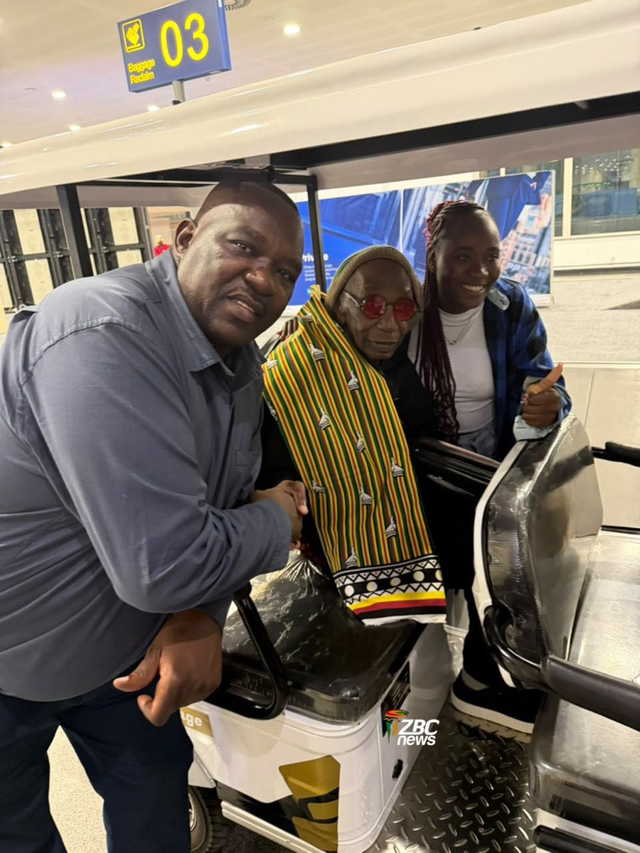 vaMamoyo2's tweet photo. DR THOMAS “MUKANYA” MAPFUMO RETURNS TO ZIMBABWE
Chimurenga music legend Dr Thomas “Mukanya” Mapfumo is back in Zimbabwe ahead of scheduled performances, including at Jah Prayzah’s wedding. https://t.co/wrt1sHTmKt