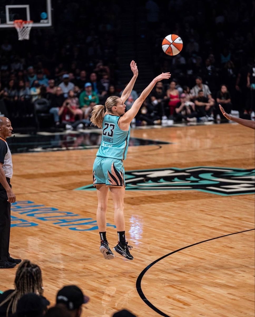 cltorres73's tweet photo. Marine Johannes!!👌
#PlayoffsWNBA https://t.co/luuWSkn3ZT