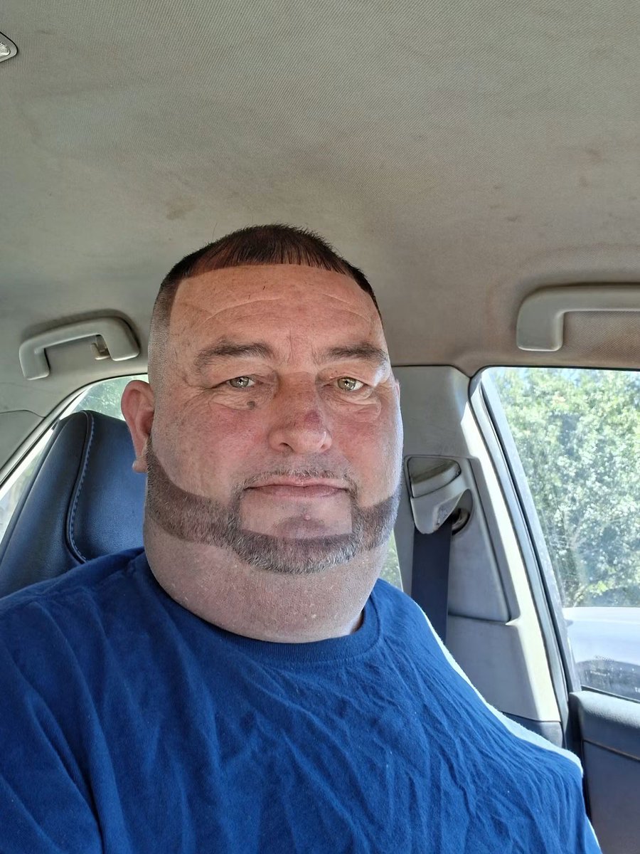 killmefam's tweet photo. Duane from super cuts still got the touch https://t.co/bbrUw2rAQm