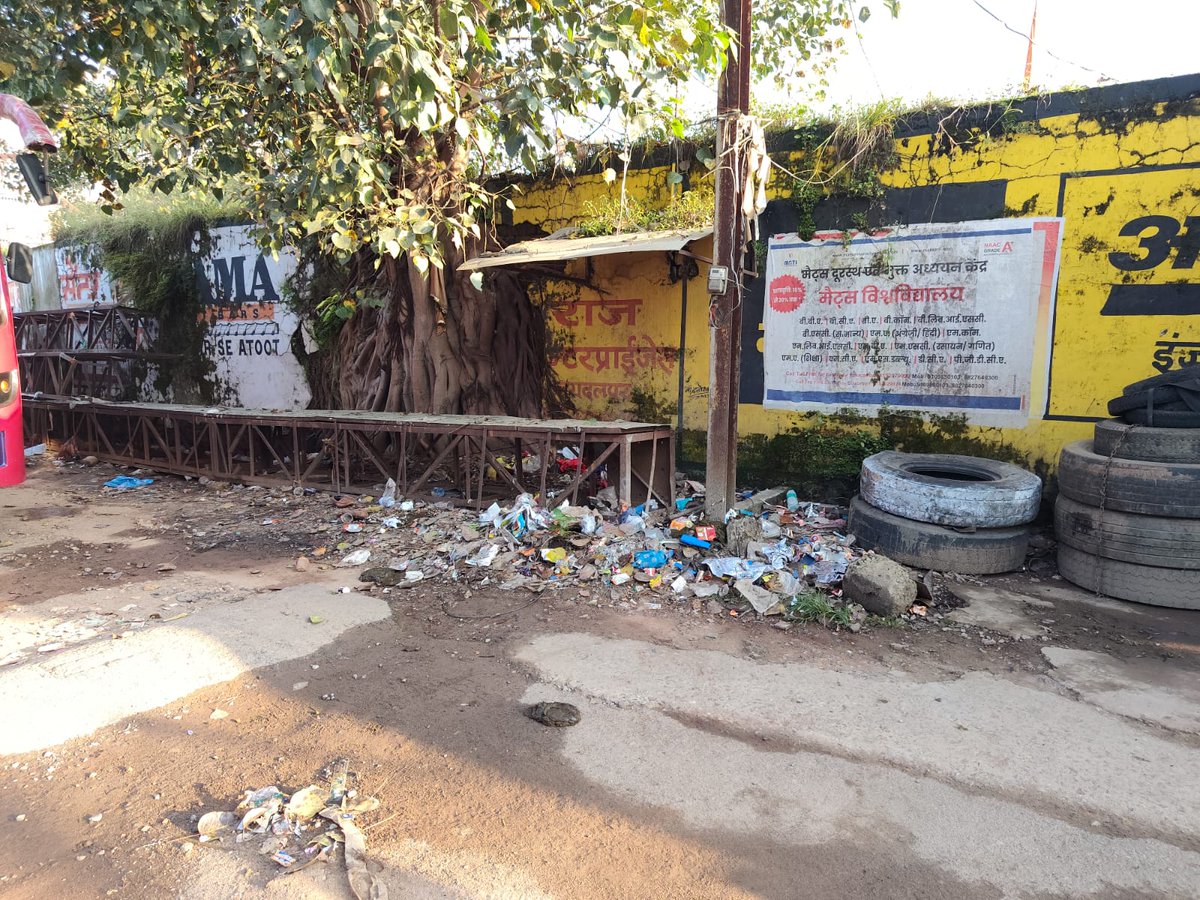80Crpf's tweet photo. Under #SHS2026, CRPF 80 Bn conducted a cleanliness drive at Bus Stand, Jagdalpur, promoting a cleaner public space, civic responsibility &amp; community participation. 🇮🇳 
#swachhbharatabhiyan  
#CleanIndia
 #SwachhataHiSeva
 #Bastar #Jagdalpur https://t.co/fKMHzs00vS