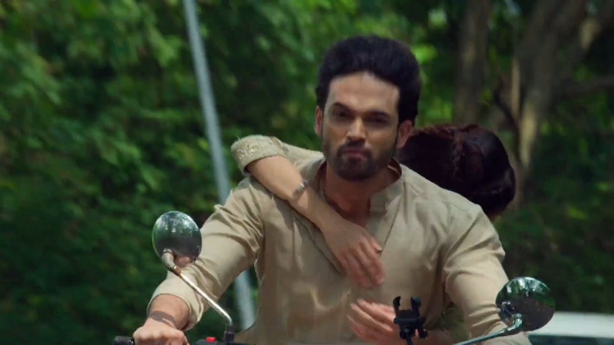 Itsurgurl_AS's tweet photo. THE BIKE CHASE WAS SO CINEMATIC.
It genuinely felt like I was watching the climax of a Bollywood movie. The shots, the intensity, the whole sequence.
ABSOLUTE CINEMA. 

ll #seherhonekohai #maher #maherkanikaah ll https://t.co/GD9K2VHxsI