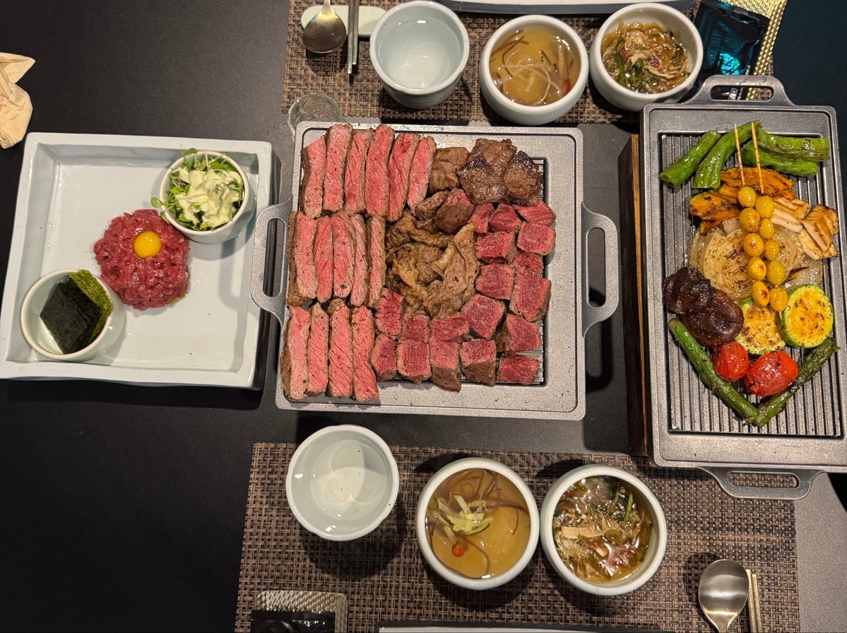 TheReal_Barret's tweet photo. I have arrived in Korea! https://t.co/NRoYiXFHMK
