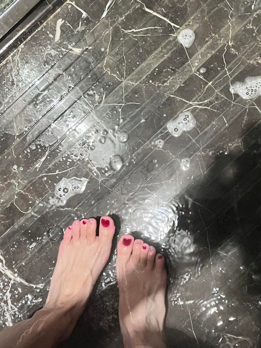 Linking92816's tweet photo. 好丑💅💅💅💅💅💅 https://t.co/XU5e7r0sti