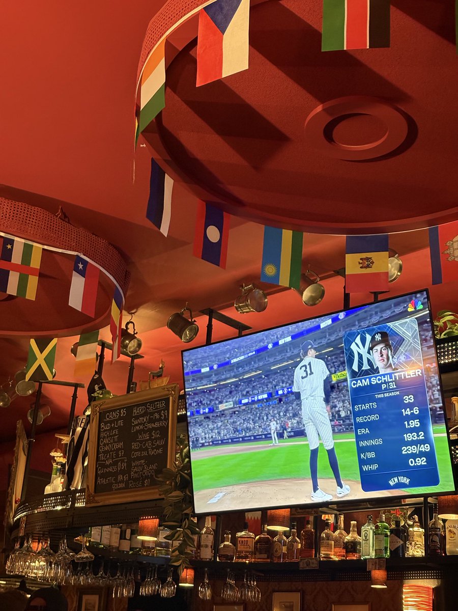 MochaALaMode's tweet photo. @TalkinYanks Some bar in downtown Brooklyn https://t.co/IgeIpiCJIW